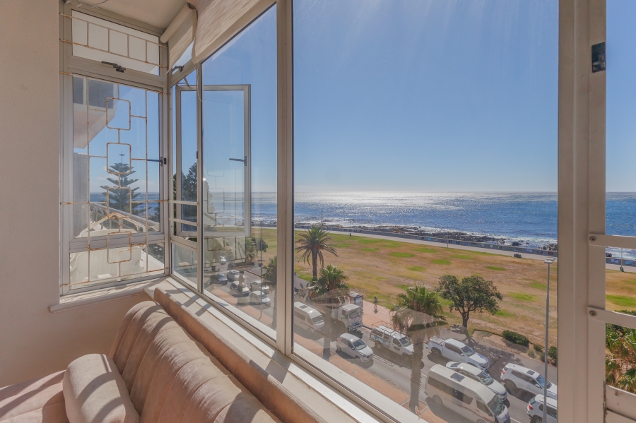 2 Bedroom Property for Sale in Sea Point Western Cape